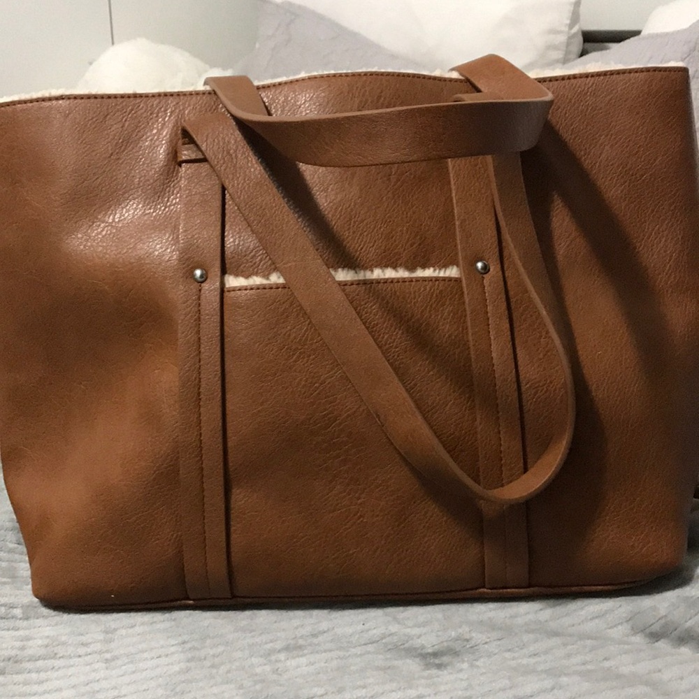LIKE NEW BEAUTIFUL BROWN PURSE